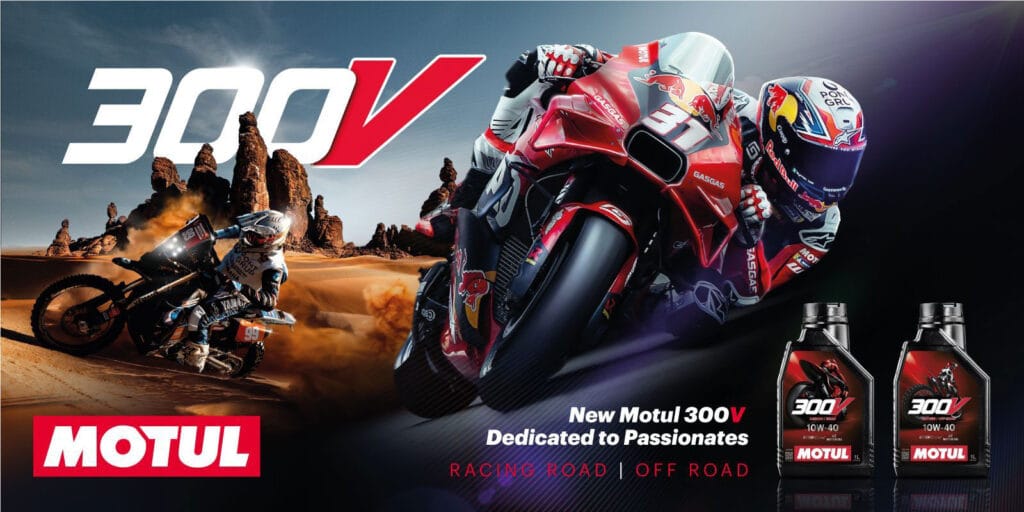 Motul 300V 10W40 giúp động cơ vận hành êm ái, bền bỉ hơn